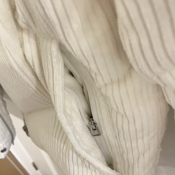 *SOLD* Aritzia Cream Bomber Jacket - Picture 7 of 10